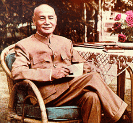 蒋介石晚年悔恨不已,日记反思最大失策,没把精锐部队撤出东北